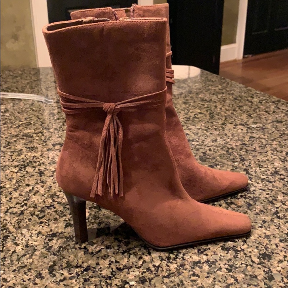 Brown faux suede boogie 6 1/2